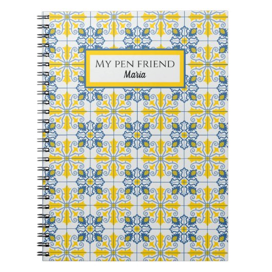 青と黄色のポルかわいらしガルのタイル模様 ノートブック (正面)