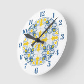 青と黄色のポルかわいらしガルのタイル模様 ラウンド壁時計 (傾斜)
