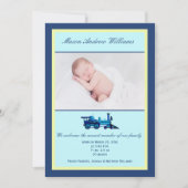 青と黄色の列車をテーマにした写真誕生 案内状 (正面)