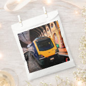 青と黄色の列車（ニューヨーク） フェイバーバッグ (クリップ留めされた状態)