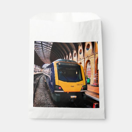 青と黄色の列車（ニューヨーク） フェイバーバッグ (正面)