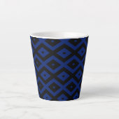 青と黒のダイヤモンドパターン カフェラテマグ (正面)