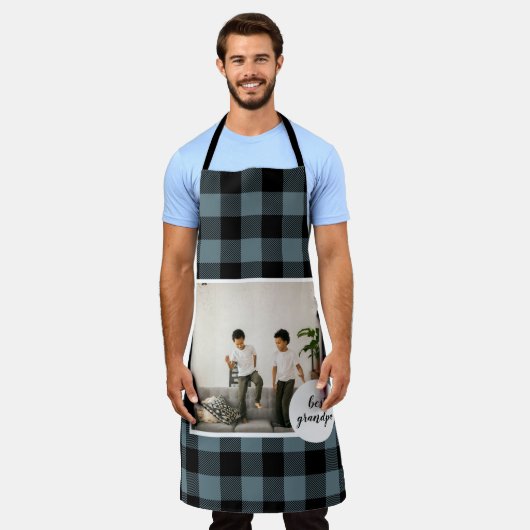 青と黒のプライドの最高のグランパの贈り物と写真 エプロン (着用した状態)