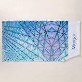 青と黒の幾何学的な形状、名前またはイニシャル ビーチタオル (正面)