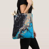 青と黒の抽象芸術絵画 トートバッグ (クローズアップ)