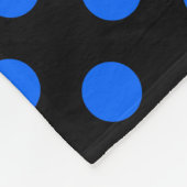 青と黒の水玉模様 フリースブランケット (角)