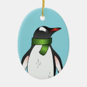 青に緑のスカーフを着た可愛いGentooペンギン セラミックオーナメント (正面)