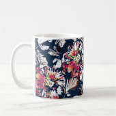 青に赤、白の花。 コーヒーマグカップ (左)