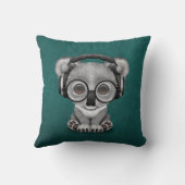 青のかわいいベビーのコアラDjの身に着けているヘッドホーン クッション (裏面)