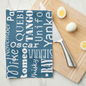 青のアルファベットのパター航海のン(白) キッチンタオル (四つ折り)