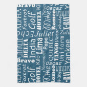 青のアルファベットのパター航海のン(白) キッチンタオル (縦)