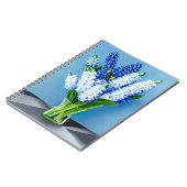 青のガラスの花瓶の白いヒヤシンス ノートブック (左側)