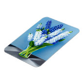 青のガラスの花瓶の白いヒヤシンス マグネット (左側)