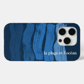 青のグラデーションの中のミニマリスト アートの波, l'océan Case-Mate iPhoneケース (裏面 (横))
