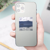 青のグラデーションの霧のかかったアラスカの海 シール (スマートフォン)