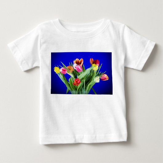 青のチューリップの花束 ベビーTシャツ (正面)