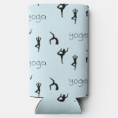 青のヨガポーズと文字パターン スリム缶クーラー (裏面)