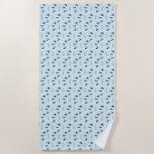 青のヨガポーズと文字パターン ビーチタオル (正面)
