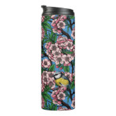 青の上に咲くさくらんぼの木の中の青いティットの鳥 タンブラー (回転右)