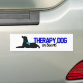 (青の上のセラピー)犬 バンパーステッカー (車上)