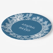 青の上の白結婚いレース ペーパープレート (アングル)