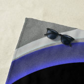 青の下：抽象芸術グレー、黒、青 ビーチタオル (インサイチュ)