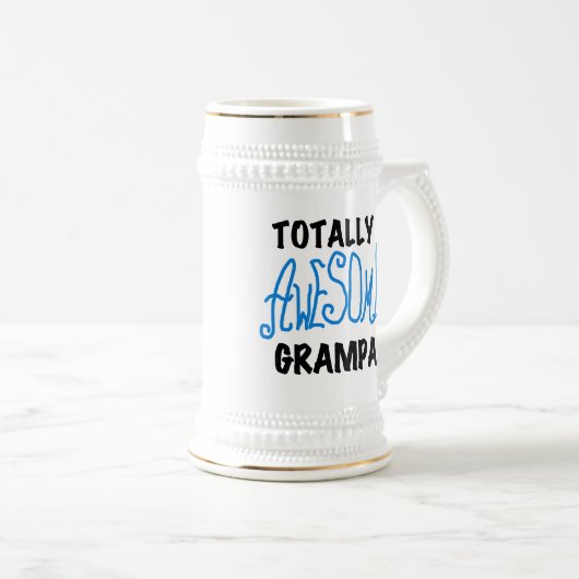 青の全く素晴らしいGrampaのTシャツおよびギフト ビールジョッキ (正面右)