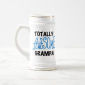 青の全く素晴らしいGrampaのTシャツおよびギフト ビールジョッキ (左)