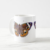 青の共通のバックアイズの蝶現実的な絵画 コーヒーマグカップ (正面左)