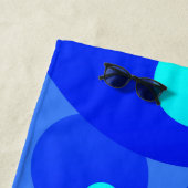 青の抽象芸術フラクタルアートモダンの濃淡 ビーチタオル (インサイチュ)