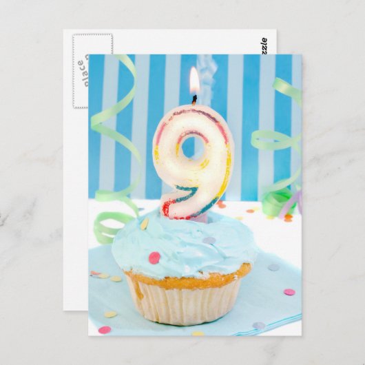 青の曇らされたケーキの第9誕生日の蝋燭 ポストカード (正面/裏面)