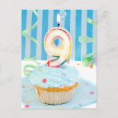 青の曇らされたケーキの第9誕生日の蝋燭 ポストカード (正面)