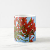 青の海のサイパンの炎の花 コーヒーマグカップ (中央)