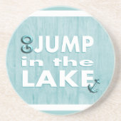 青の湖ののどが渇いた飲み物のコースターのジャンプは行きます コースター (正面)