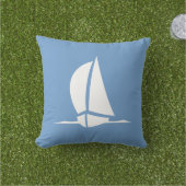 青の白い帆船 |背面航海のストライプに アウトドアクッション (芝生)