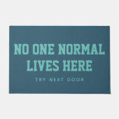 青の誰も普通の生活ここでは次のドアを試みる ドアマット (正面)