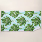 青の谷の花のユリの花束 ビーチタオル (正面)