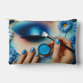 青はっきりしたアイシャドウ アクセサリーポーチ (正面)