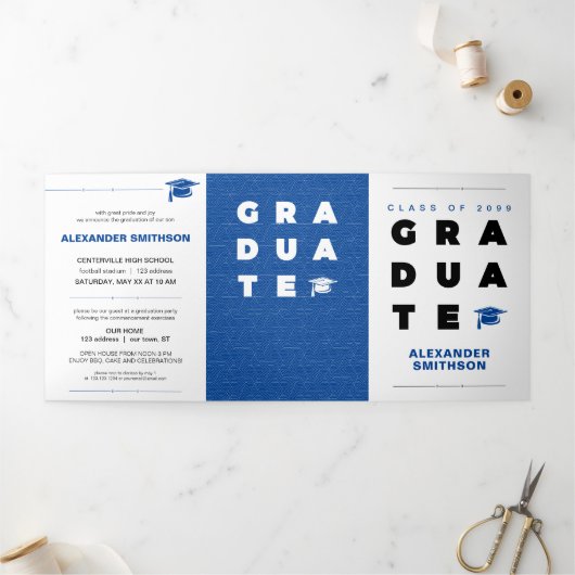 青はっきりした卒院文及びキャップ卒業 三つ折り案内状 (外部)