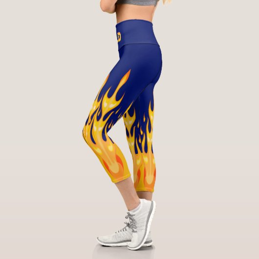 青はっきりした色の黄色の炎 カプリレギンス (左)