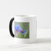 青はつる植物てんとう虫の平和愛運命の芸術の活気付きます モーフィングマグカップ (正面左)