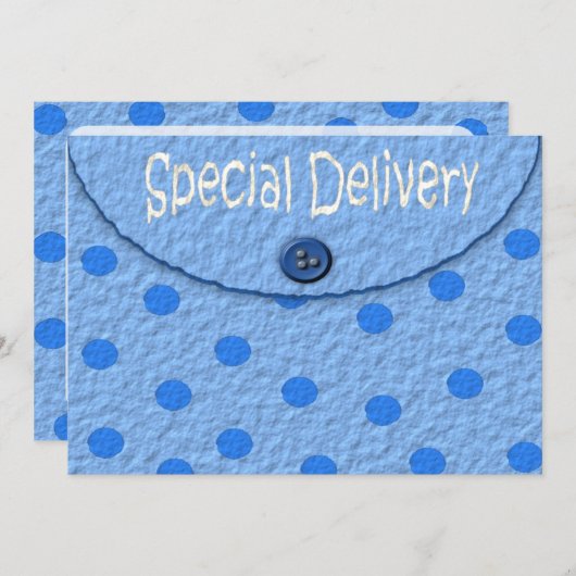 青は封筒の男の子のベビーシャワー招待状に点を打ちます 招待状 (正面/裏面)