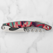 青みがかった灰色の霧雨の上に湾曲した赤いリボン ソムリエナイフ (正面)