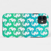 青みがかった緑色の背景に可愛いタツノオトシゴの模様 Case-Mate iPhoneケース (裏面(横))