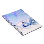 青みがかった銀のクリスマスの飾り玉 ノートブック (右側)