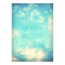 青や白の雲の空が見える