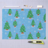 青を基調とした落ちる雪とクリスマスツリー 薄葉紙 (クラフト)