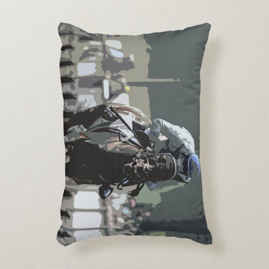 青アクセント枕の騎手を持つ競走馬 アクセントクッション (正面(垂直))