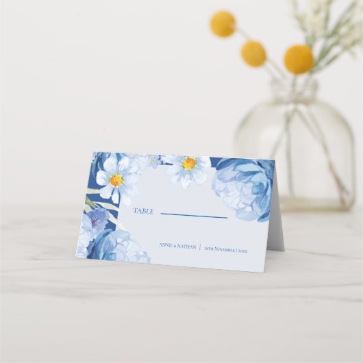 青エレガントかわいらし白フローラ結婚トレンディー プレイスカード (正面)