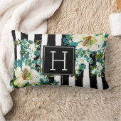 青エレガントと白の花（モノグラム） ランバークッション (ブランケット)